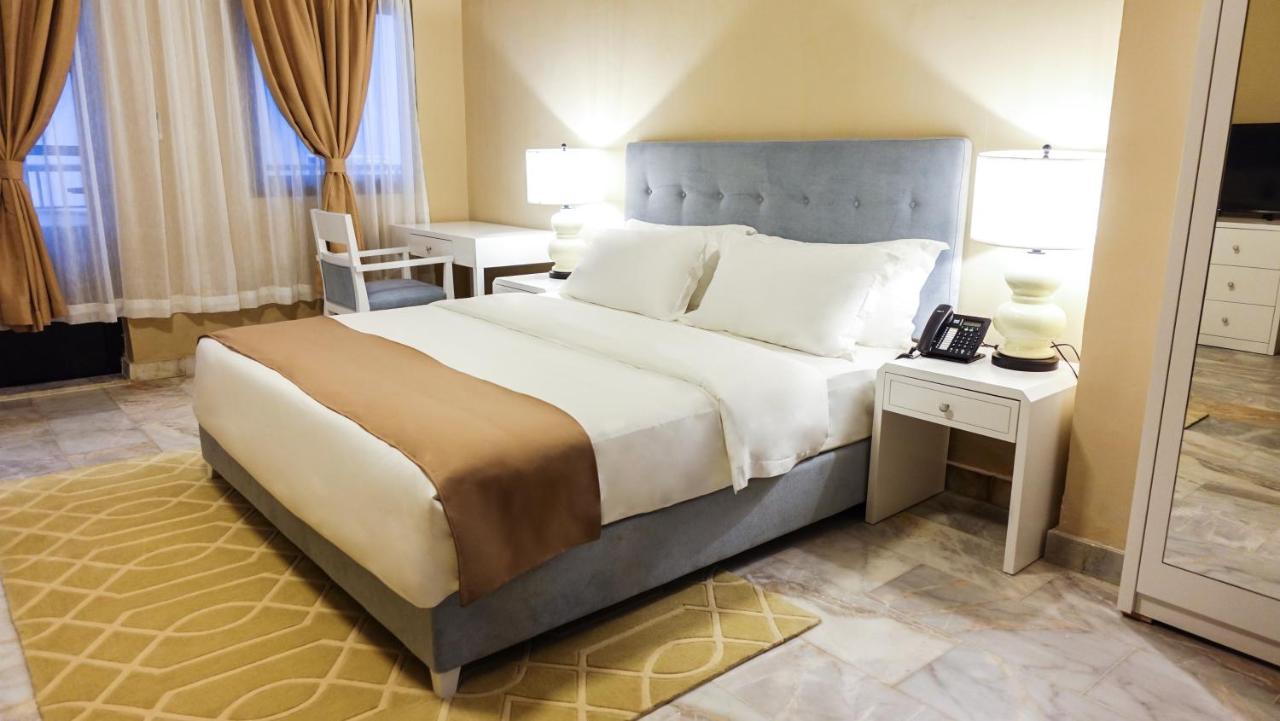 מונרוביה Sunset Inn מראה חיצוני תמונה