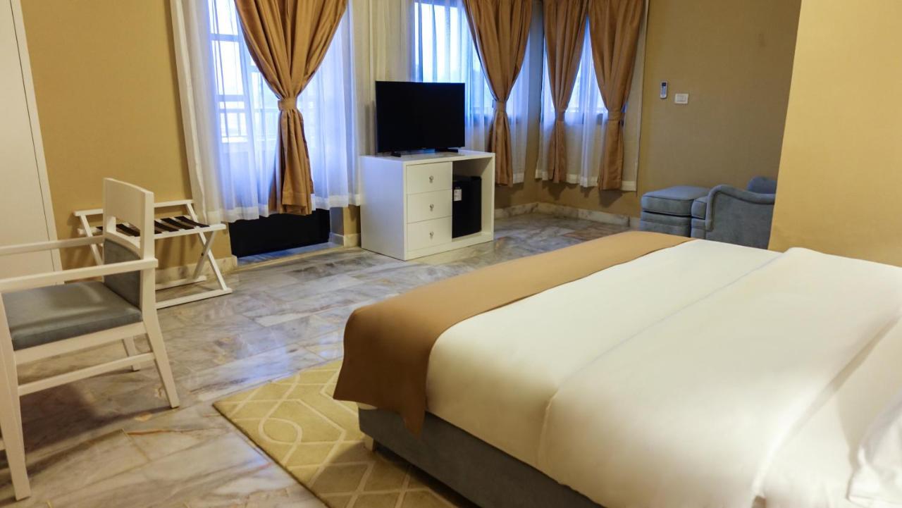 מונרוביה Sunset Inn מראה חיצוני תמונה