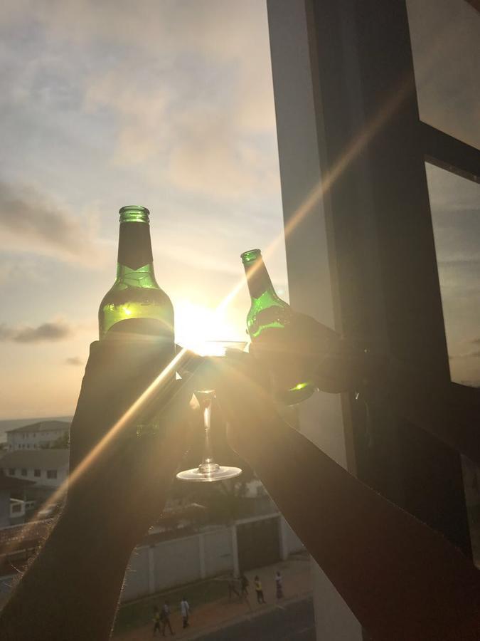מונרוביה Sunset Inn מראה חיצוני תמונה